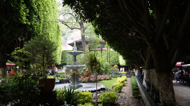 Por nombre Luis Fernando Hernandez Flores 